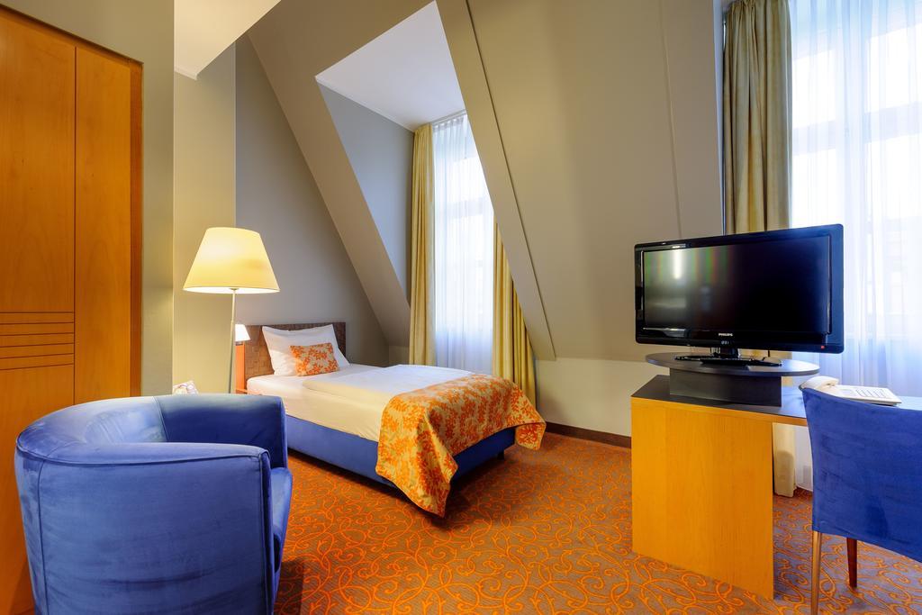 Mercure Hotel & Residenz Berlin Checkpoint Charlie Exterior photo